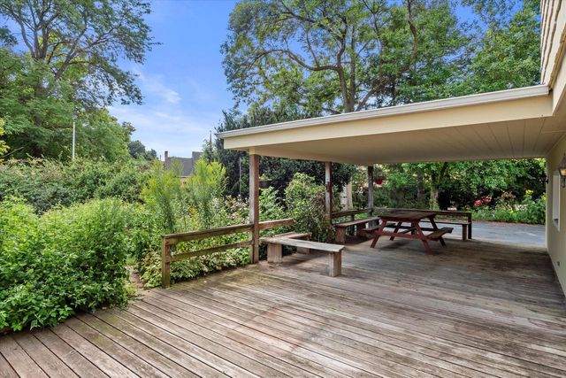 208 Maple TERRACE, Oconomowoc, WI 53066