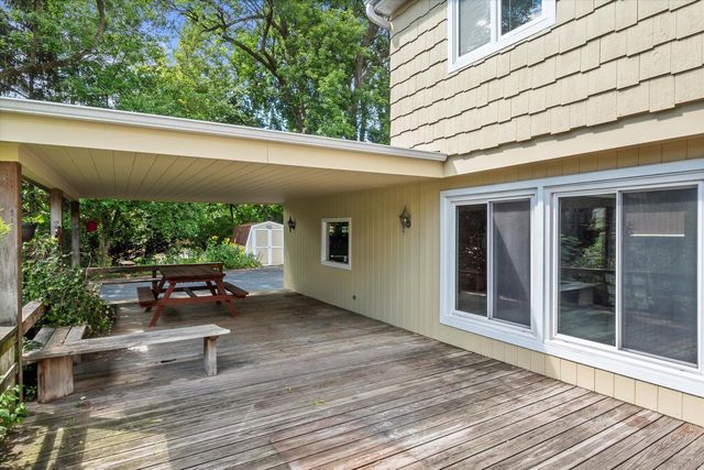 208 Maple TERRACE, Oconomowoc, WI 53066