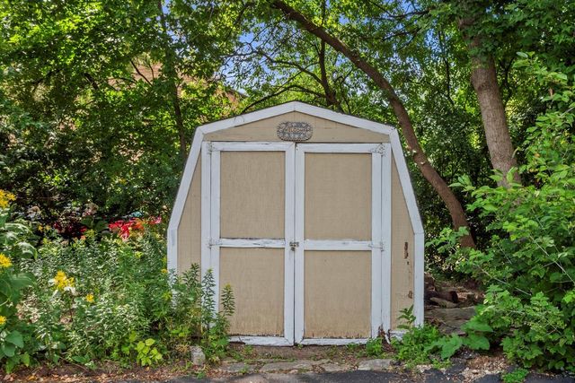 208 Maple TERRACE, Oconomowoc, WI 53066