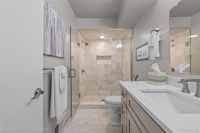 229 Barden Road, Bloomfield Hills, MI 48304