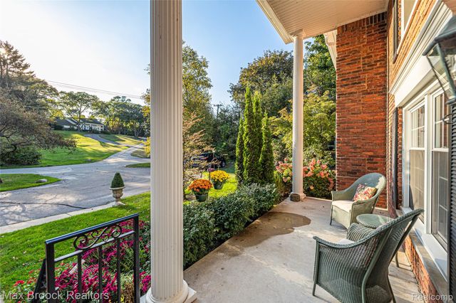 229 Barden Road, Bloomfield Hills, MI 48304