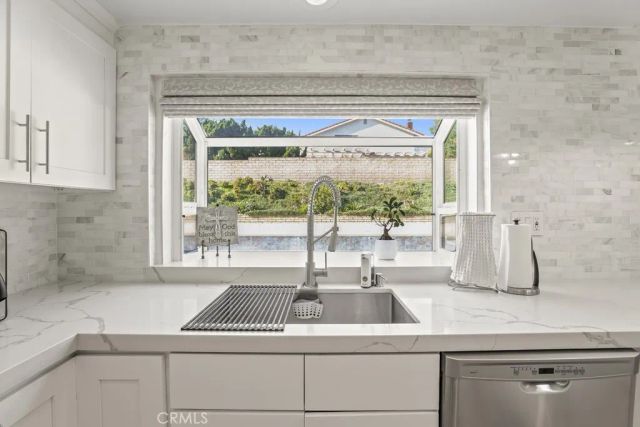 785 W Dalton, Upland, CA 91784