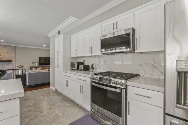 785 W Dalton, Upland, CA 91784