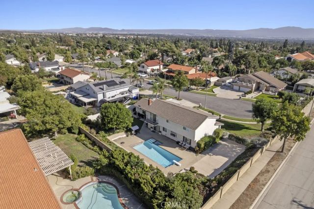 785 W Dalton, Upland, CA 91784