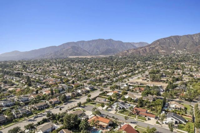 785 W Dalton, Upland, CA 91784