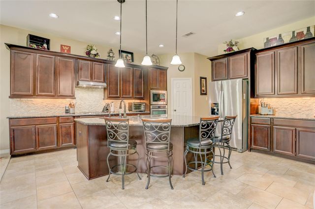 7018 Fall Creek Lane, Missouri City, TX 77459