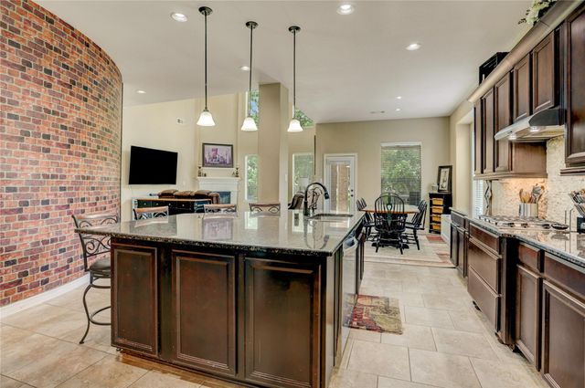 7018 Fall Creek Lane, Missouri City, TX 77459