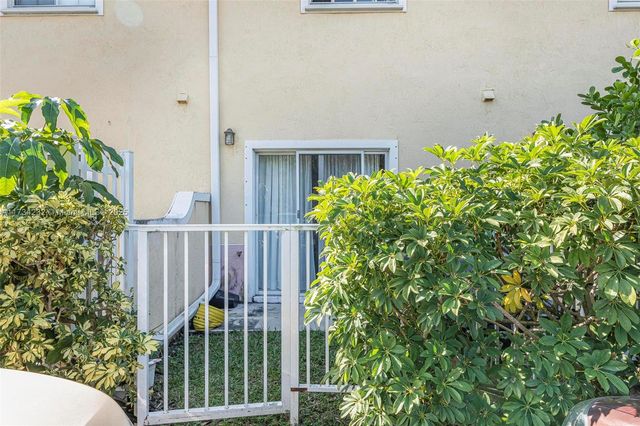 2196 NE 167th St 1-114, North Miami Beach, FL 33162