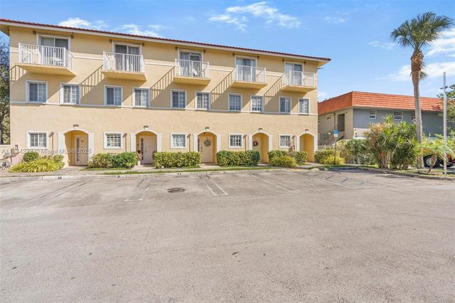 2196 NE 167th St 1-114, North Miami Beach, FL 33162