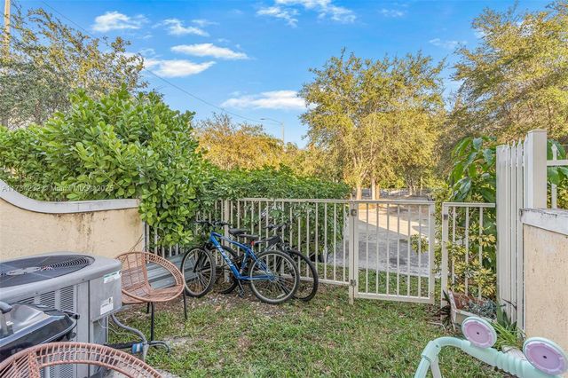 2196 NE 167th St 1-114, North Miami Beach, FL 33162