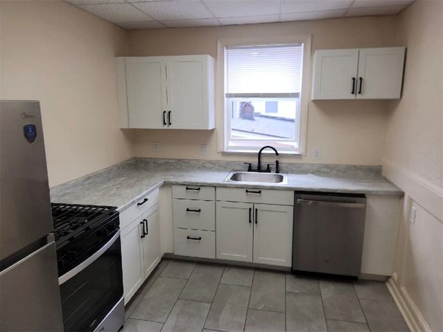 1918 Sarah St, South Side, PA 15203