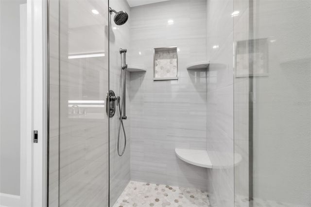 307 AVENIDA DE PARADISIO, Sarasota, FL 34242