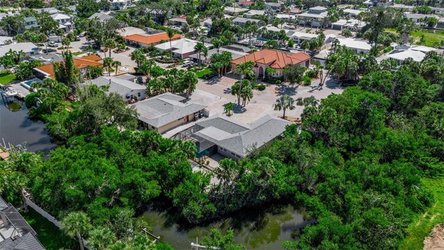 307 AVENIDA DE PARADISIO, Sarasota, FL 34242