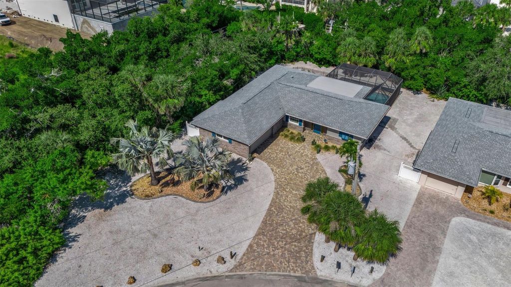 307 AVENIDA DE PARADISIO, Sarasota, FL 34242