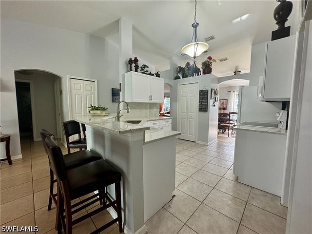 461 1st ST NW, Naples, FL 34120