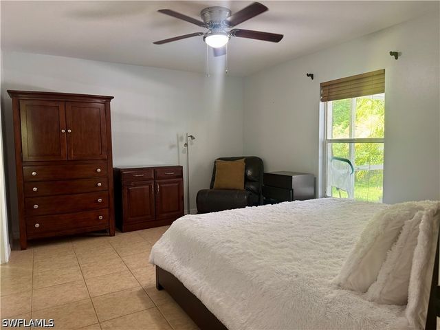 461 1st ST NW, Naples, FL 34120