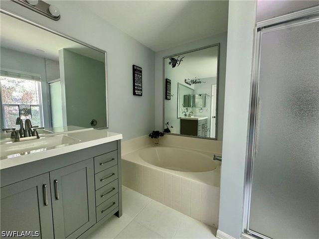 461 1st ST NW, Naples, FL 34120