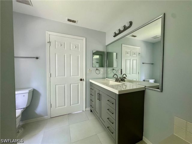 461 1st ST NW, Naples, FL 34120