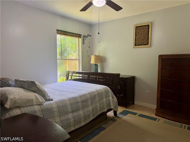 461 1st ST NW, Naples, FL 34120