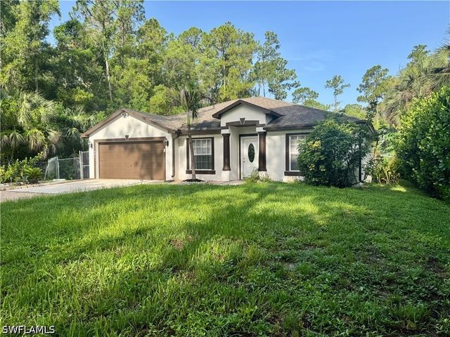 461 1st ST NW, Naples, FL 34120