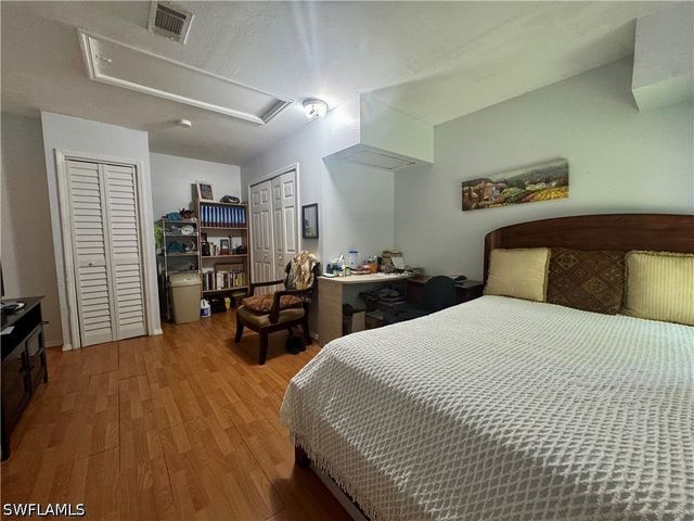 461 1st ST NW, Naples, FL 34120