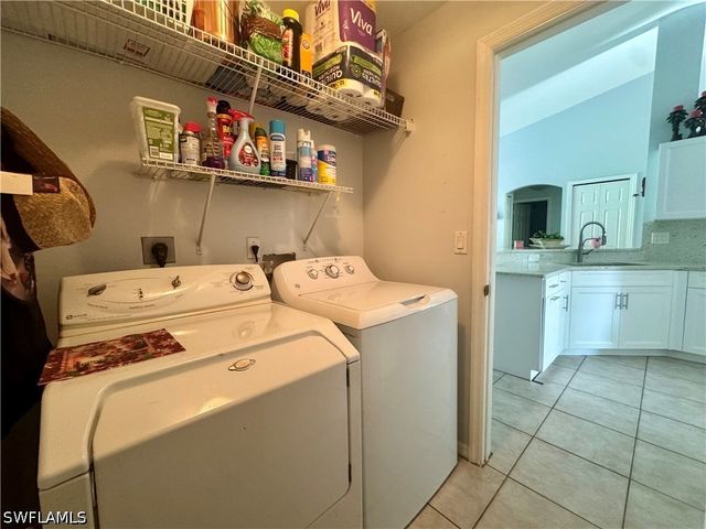 461 1st ST NW, Naples, FL 34120