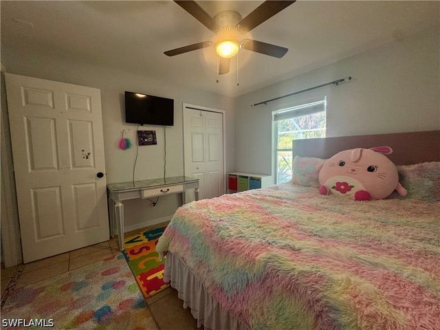 461 1st ST NW, Naples, FL 34120
