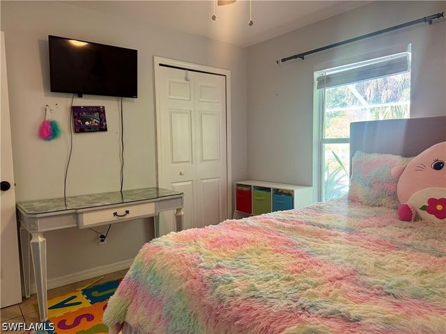 461 1st ST NW, Naples, FL 34120