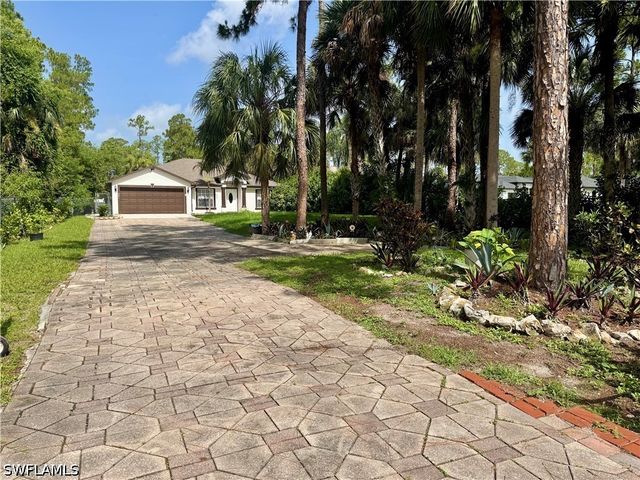 461 1st ST NW, Naples, FL 34120