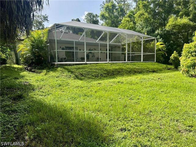 461 1st ST NW, Naples, FL 34120