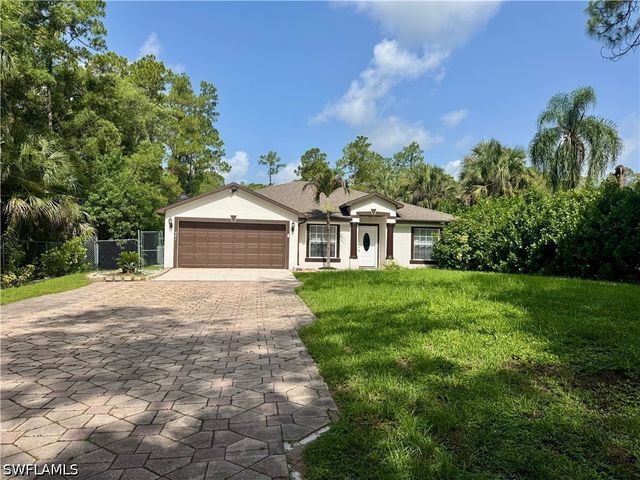 461 1st ST NW, Naples, FL 34120