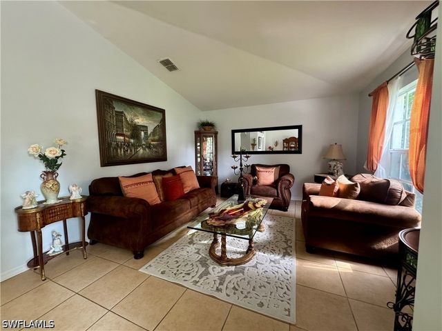 461 1st ST NW, Naples, FL 34120
