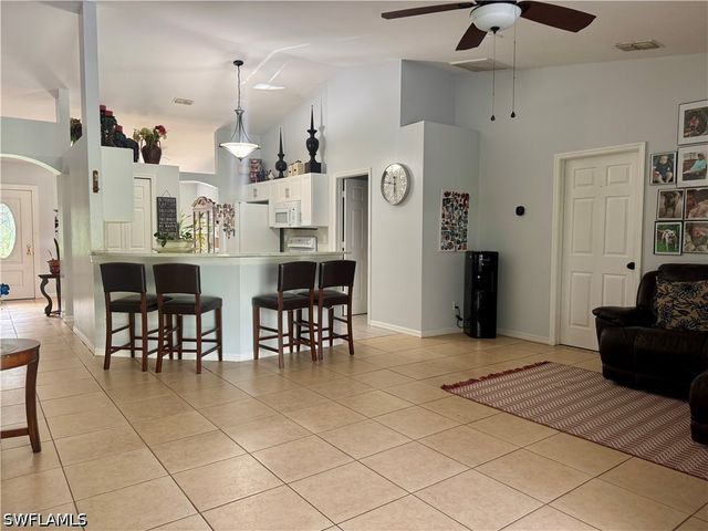 461 1st ST NW, Naples, FL 34120