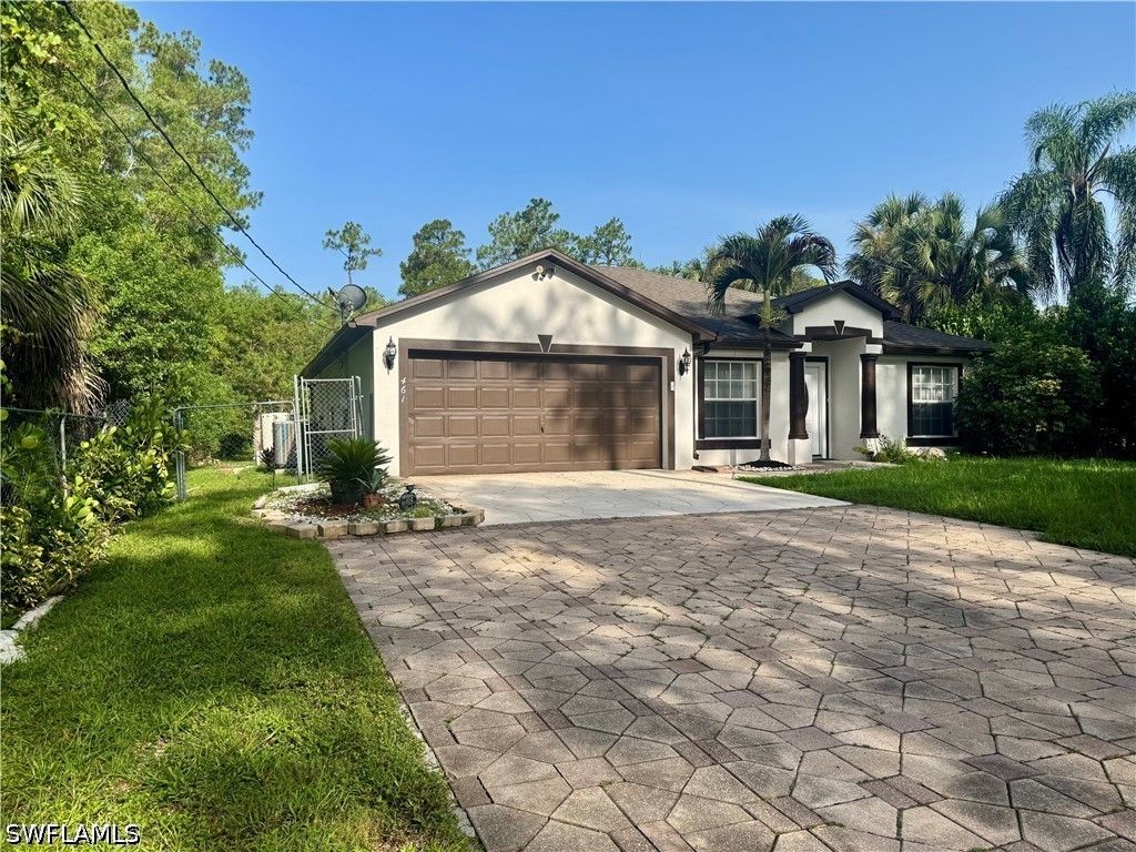 461 1st ST NW, Naples, FL 34120