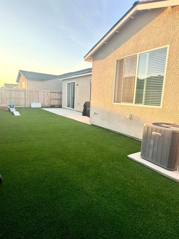 Image 18 of property listing at 6657 E Home Avenue, Fresno, CA 93727