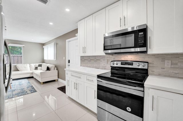 921 NW 14th Street, Fort Lauderdale, FL 33311