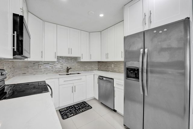 921 NW 14th Street, Fort Lauderdale, FL 33311