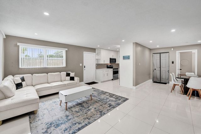 921 NW 14th Street, Fort Lauderdale, FL 33311