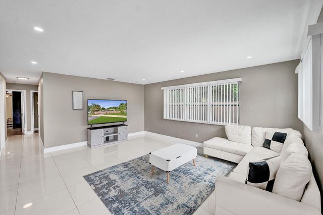 921 NW 14th Street, Fort Lauderdale, FL 33311