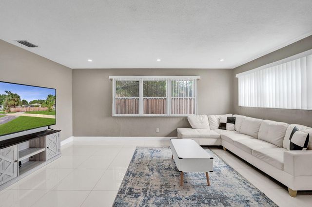 921 NW 14th Street, Fort Lauderdale, FL 33311