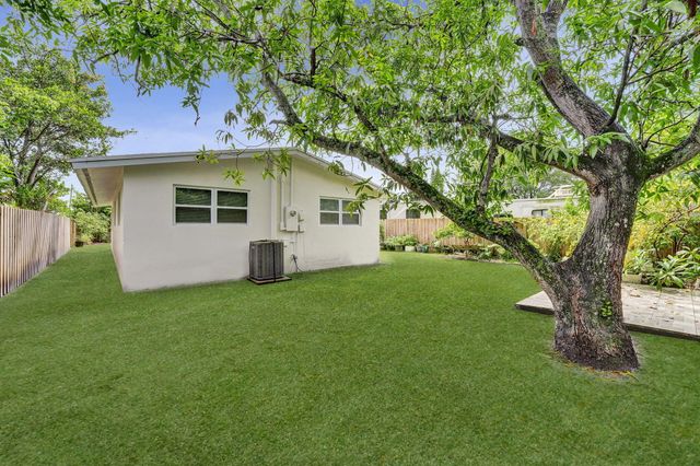 921 NW 14th Street, Fort Lauderdale, FL 33311
