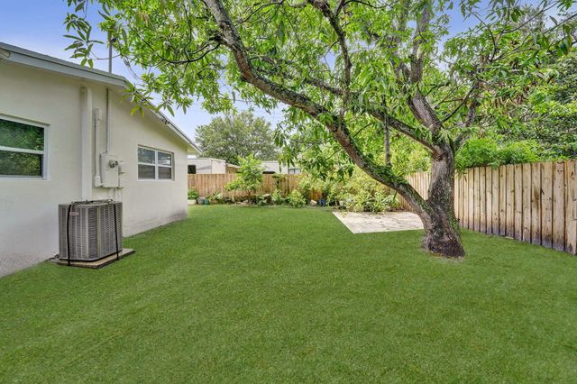 921 NW 14th Street, Fort Lauderdale, FL 33311