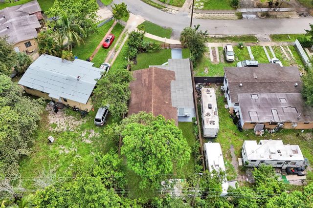 921 NW 14th Street, Fort Lauderdale, FL 33311