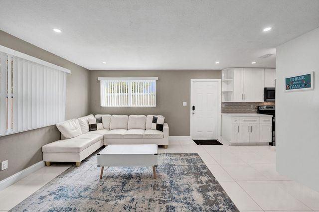 921 NW 14th Street, Fort Lauderdale, FL 33311
