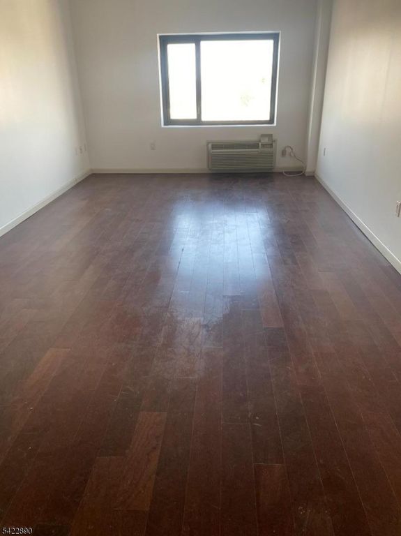 1 Carriage City Plz, Rahway City, NJ 07065 — photo 3