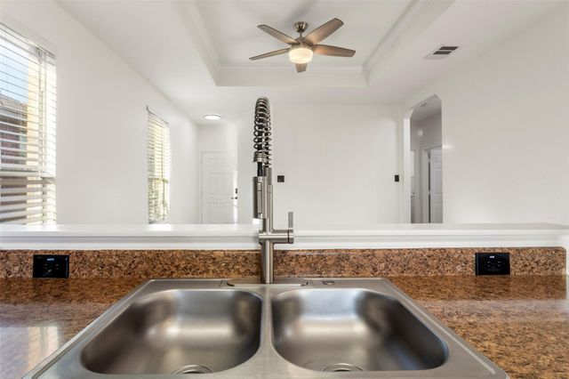155 Dandy DR, Buda, TX 78610