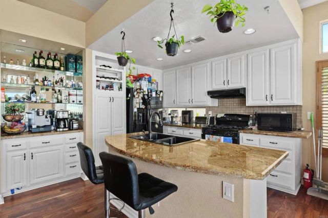 1667 Olympus Loop Drive, Vista, CA 92081