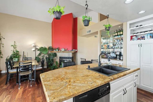 1667 Olympus Loop Drive, Vista, CA 92081