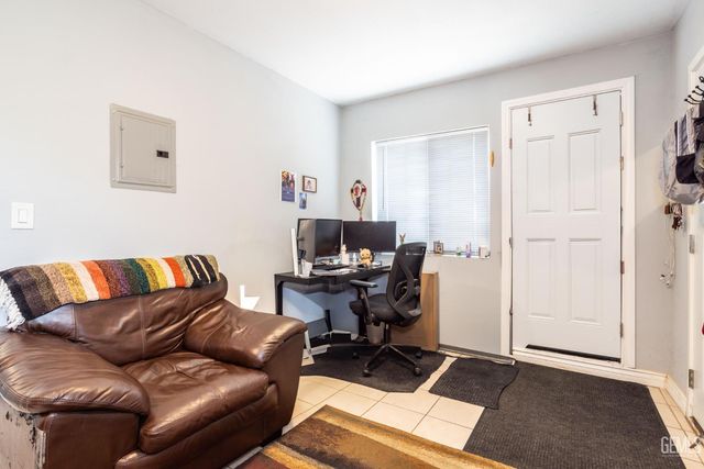 6402 Graves Avenue, Van Nuys, CA 91406