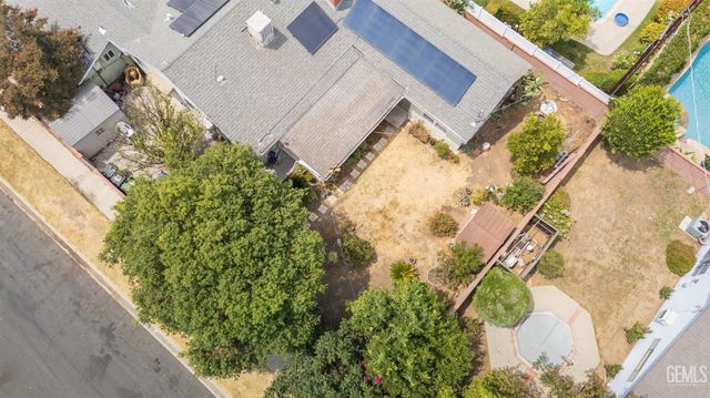 6402 Graves Avenue, Van Nuys, CA 91406